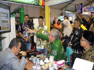 Kampar Expo 2023, Stand DPMPTSP Kampar Ditinjau Pj Bupati Kamsol