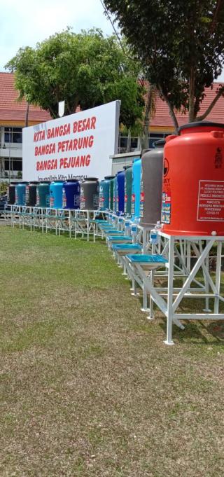 Pemko-Pekanbaru-Menerima-Bantaun-Poly-Tank- Pencuci-Tangan