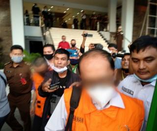 Kejati Riau Tahan 2 Tersangka Terkait Dugaan Korupsi di Disdik Riau  