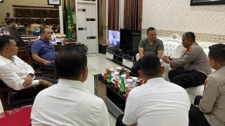 Kajari Kampar Mendapat Surprise Dari Kapolres Kampar, HBA Ke 62