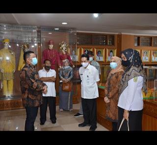 Pemkab Bengkalis Komitmen Perbaiki Rumah Adat Limas di Anjungan Riau TMII