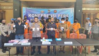 Sekeluarga Bisnis Narkoba Berhasil Diringkus Sat Resnarkoba Inhu