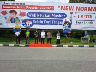 Di Masa New Normal. Saat memaasuki Kecamatan Siak Harus Pakai Helm Dan Masker 