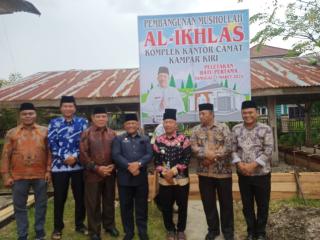 Peletakan Batu Pertama Pembangunan Musholla Al-Ihlas Dilaksanakan Pj Sekda Kampar