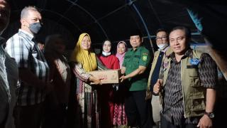 Banjir Rohul, Waka DPRD Riau H Syafaruddin Poti Turun Salurkan Bantuan