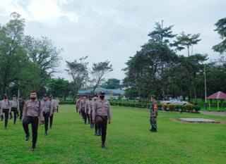 Babinsa Koramil 10/Kunto Darussalam Kodim 0313/KPR Berikan Pelatihan PBB
