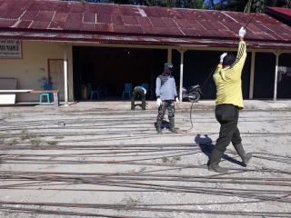 Satgas TMMD Ke- 110 Merangkai Besi Untuk Pembangunan Box Cover