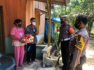 Peringati Hari Kemerdekaan Ke - 75, Polres Siak Berikan Bantuan.