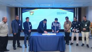 Kesepakatan Layanan Jasa Perbankan Antara Pemkab Kampar dan BRI Ditandatangani Sekda