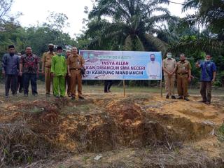 Dewan Suryono Dampingi Disdik Riau Tinjau Lokasi Pembangunan SMA di Mandiangin