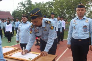 Langkah Awal Pembangunan Zona Integritas, Rutan Siak Lakukan Pencanangan dan Penandatangan