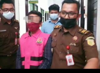 Kejari Kampar Tahan Eks Kades Koto Perambahan, Diduga Kerugian Negara Rp. 496 Juta