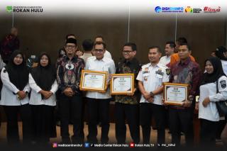 PPID Kabupaten Rokan Hulu Kembali Raih Predikat Informatif Sabet Tiga Penghargaan pada KI Award Riau