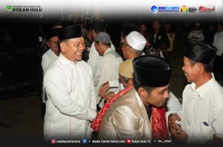 Hadiri Pengajian Akbar, Wabup Rohul Syafaruddin Poti "Mari Tingkatkan Keimanan dan Ketakwaan