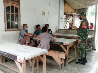 Kodim 0313/KPR Babinsa Koramil 09/Langgam Komsos Dengan Warga Binaanya