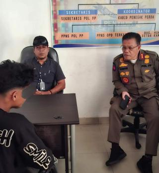 Tim Patroli SatPol PP Kampar Amankan 2 Pasang ABG Berada di Kos - Kosan Bangkinang