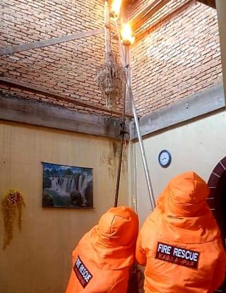 Berbagai Tugas Unik Yang Dilakukan Petugas Damkar, Apa Saja