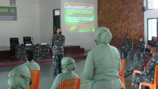 Tingkatkan displin dan taat hukum anggota kodim 0313/kpr dan persit terima penyuluhan hukum*