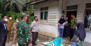 Tracing Contact Covid-19, Babinsa Dampingi Tim Tracer Puskesmas