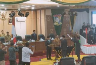 Idris Dilantik PAW Fraksi PAN DPRD Kampar, Iib Nursaleh: Segera Beradaptasi Menyesuaikan Akselerasi