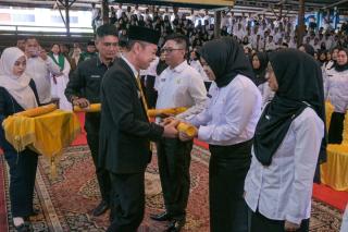 766 PPPK Formasi Tahun 2023, Dilantik Bupati Rohil Afrizal Sintong Sekaligus Serahkan SK