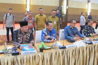 Bupati Rohil Hadiri Rapat Umum RUPS-LB BRKS di Pekanbaru